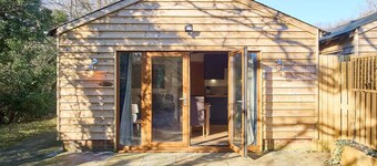 Host Stay Oak Barn