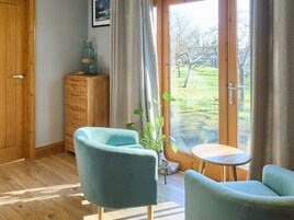 House | 1 bedroom, desk, iron/ironing board