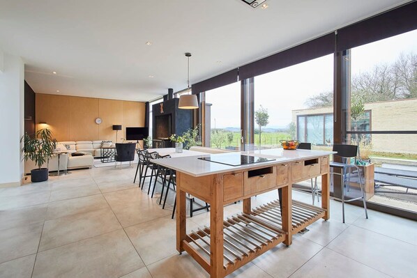 House | 4 bedrooms, iron/ironing board - Host Stay Sleeper Cottage (Scarborough)