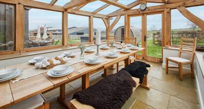 Host Stay Coed Barn