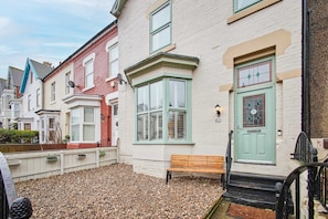 House | 3 bedrooms, iron/ironing board - Host Stay Emerald Beach House (Saltburn-by-the-Sea)