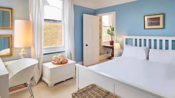 Villa | 3 bedrooms, iron/ironing board, Internet