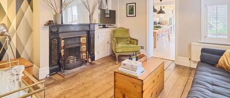 Villa | 3 bedrooms, iron/ironing board, Internet