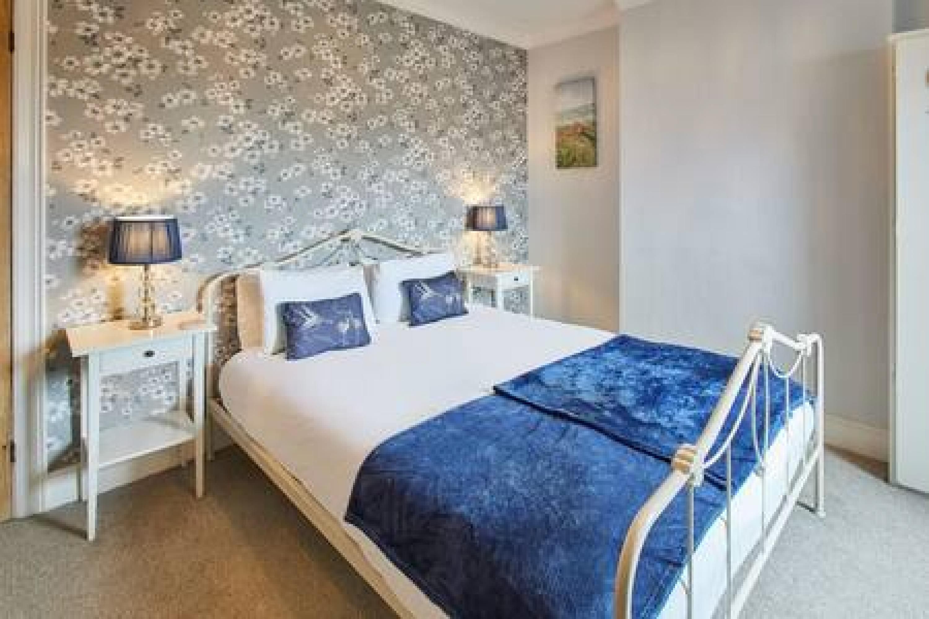 House | 5 bedrooms, iron/ironing board