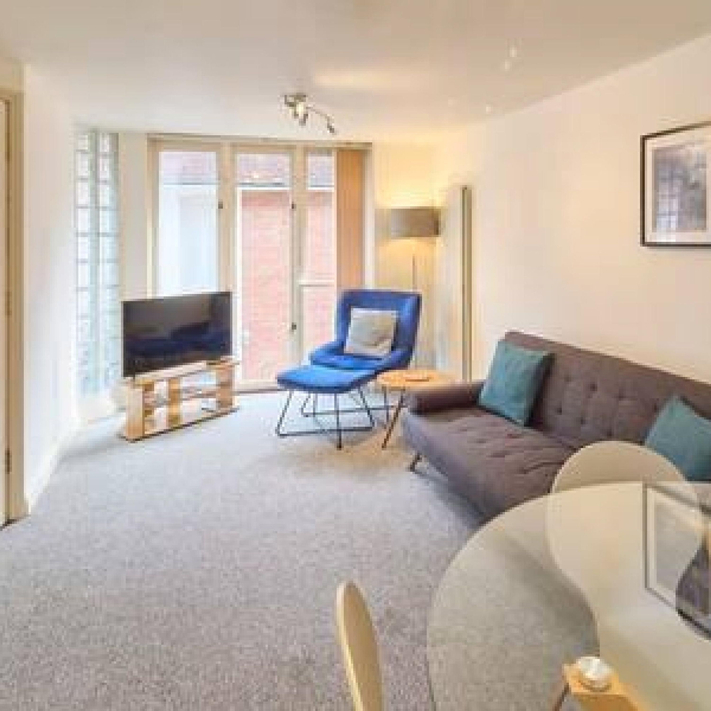 House | 2 bedrooms, iron/ironing board