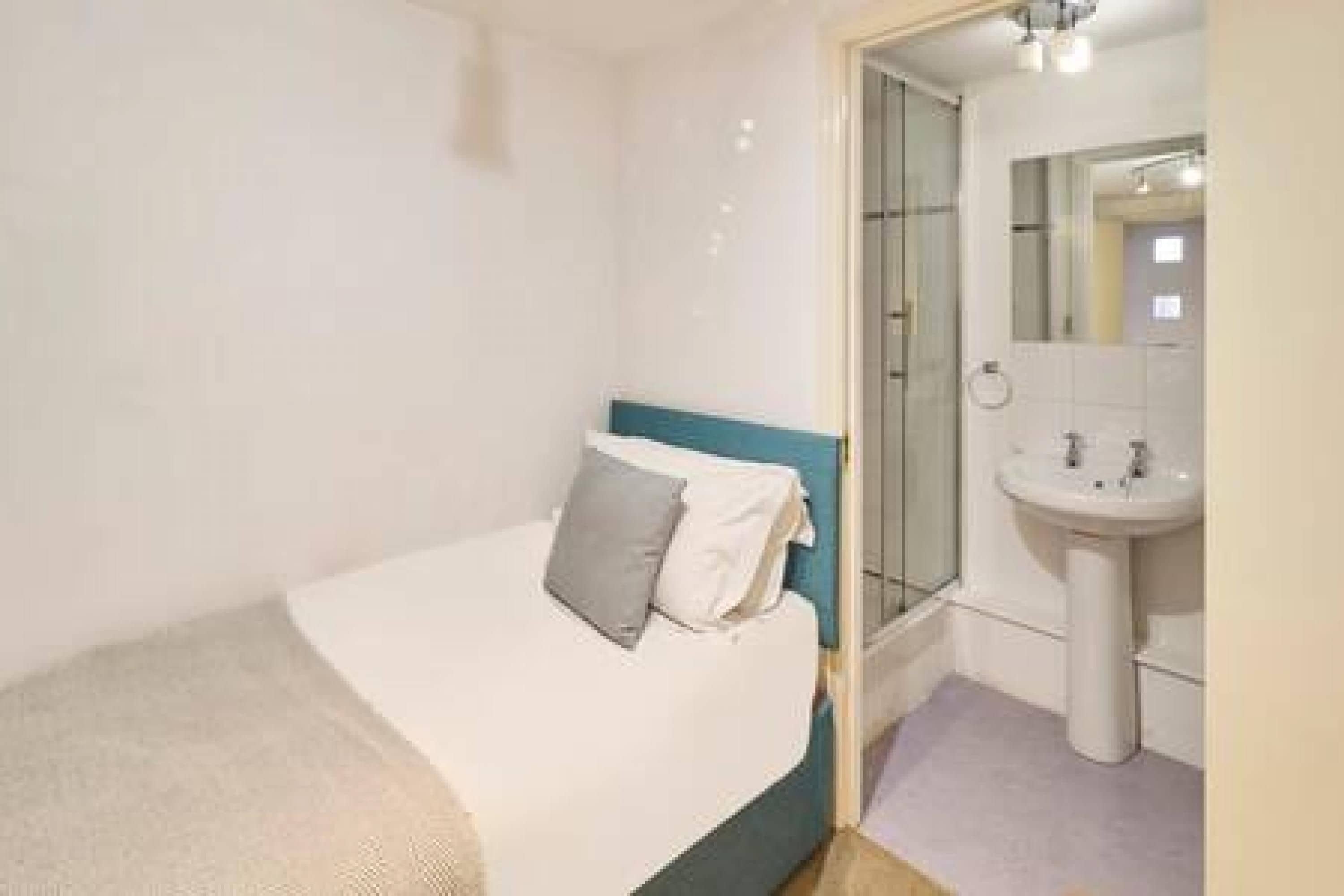 House | 2 bedrooms, iron/ironing board