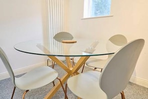 House | 2 bedrooms, iron/ironing board - Host Stay Queen s Corner (Canterbury)
