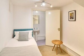 House | 2 bedrooms, iron/ironing board - Host Stay Queen s Corner (Canterbury)