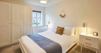 Host Stay Column Mews