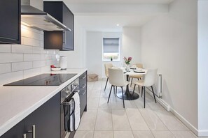 Hus | 2 soverom og strykejern/-brett