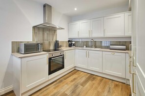 Apartment | 2 bedrooms - Host Stay The Harbour Den (Whitby)