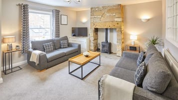 3 bedrooms, iron/ironing board, Internet