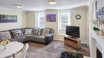 House | 2 bedrooms, iron/ironing board, Internet