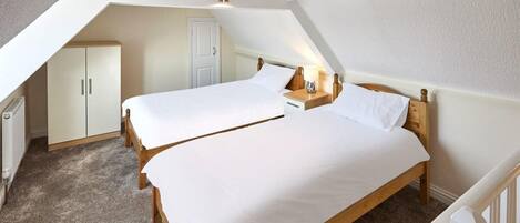 House | 2 bedrooms, iron/ironing board, Internet