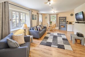 House | 1 bedroom, iron/ironing board - Host Stay Kingfisher Cottage (Pickering)