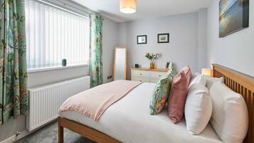 Nhà | 2 phòng ngủ, bàn ủi/dụng cụ ủi quần áo