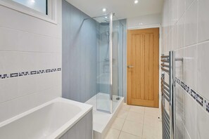 House | 2 bedrooms, iron/ironing board