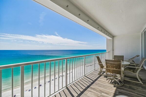 Property grounds - 2 bedroom, 2 bath Gulf-front condo! (Destin)