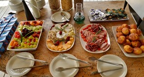 Dagelijks Engels ontbijt (ZAR 175 per persoon)