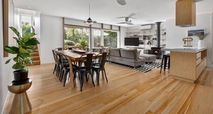 Palm Springs Oasis : 4 BR, 3 BA House in BLAIRGOWRIE, Sleeps 10