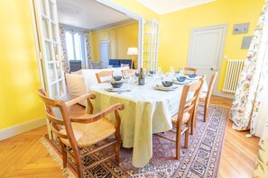 Dining - Le Clos des Tilleuls - Gite 10 people (Francueil)