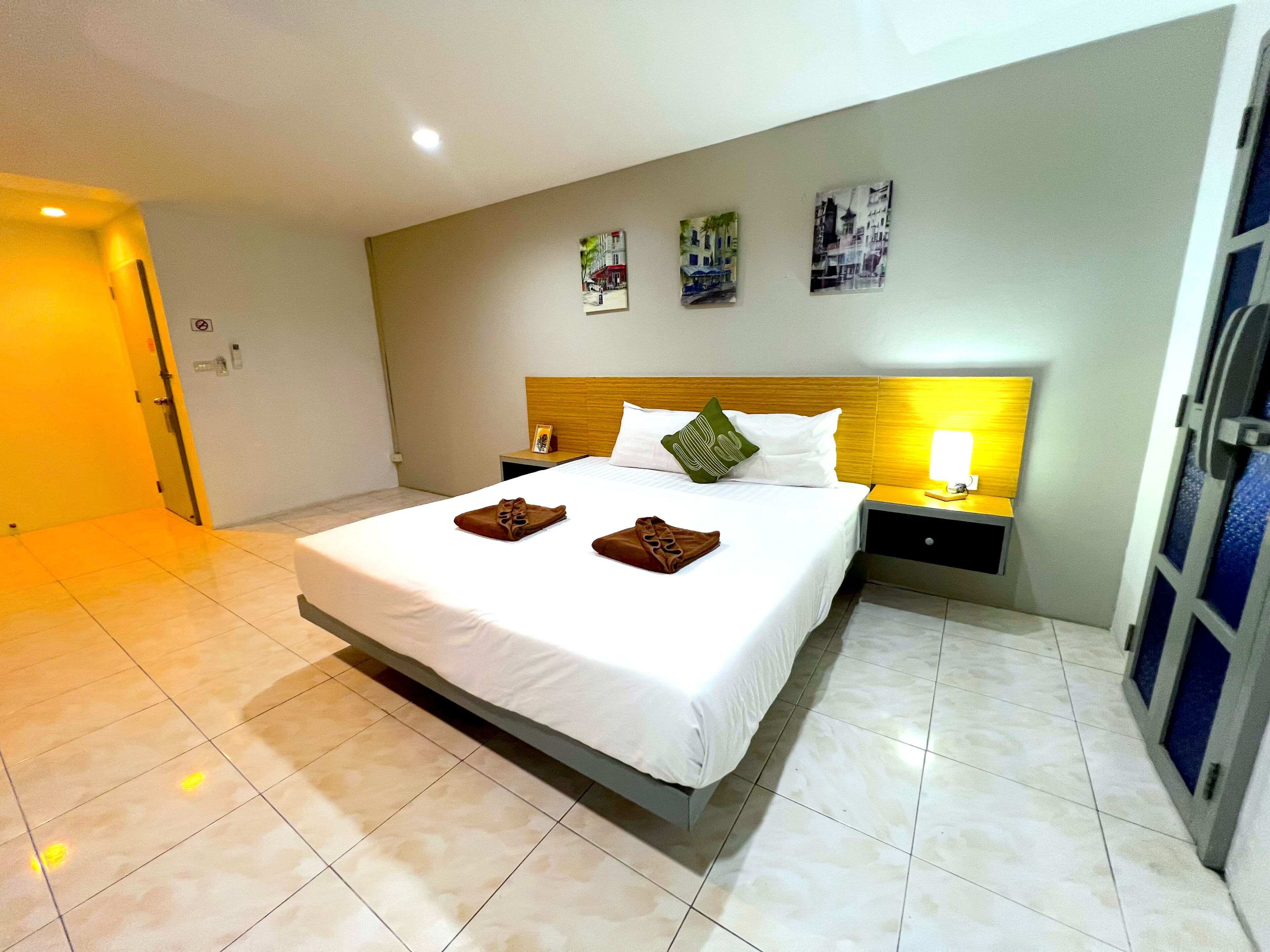 Deluxe Room | Free WiFi