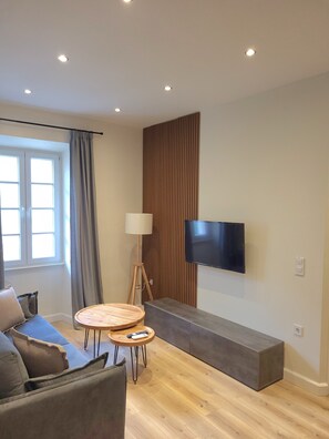 Living area - Lorenzo Mavili Suite (Kerkira)