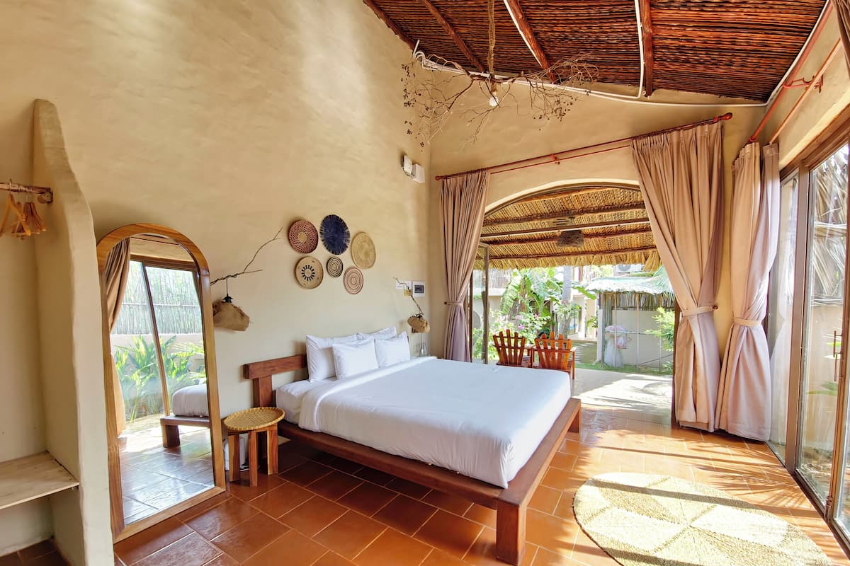 Junior Bungalow, Garden View | 1 bedroom, hypo-allergenic bedding, down comforters