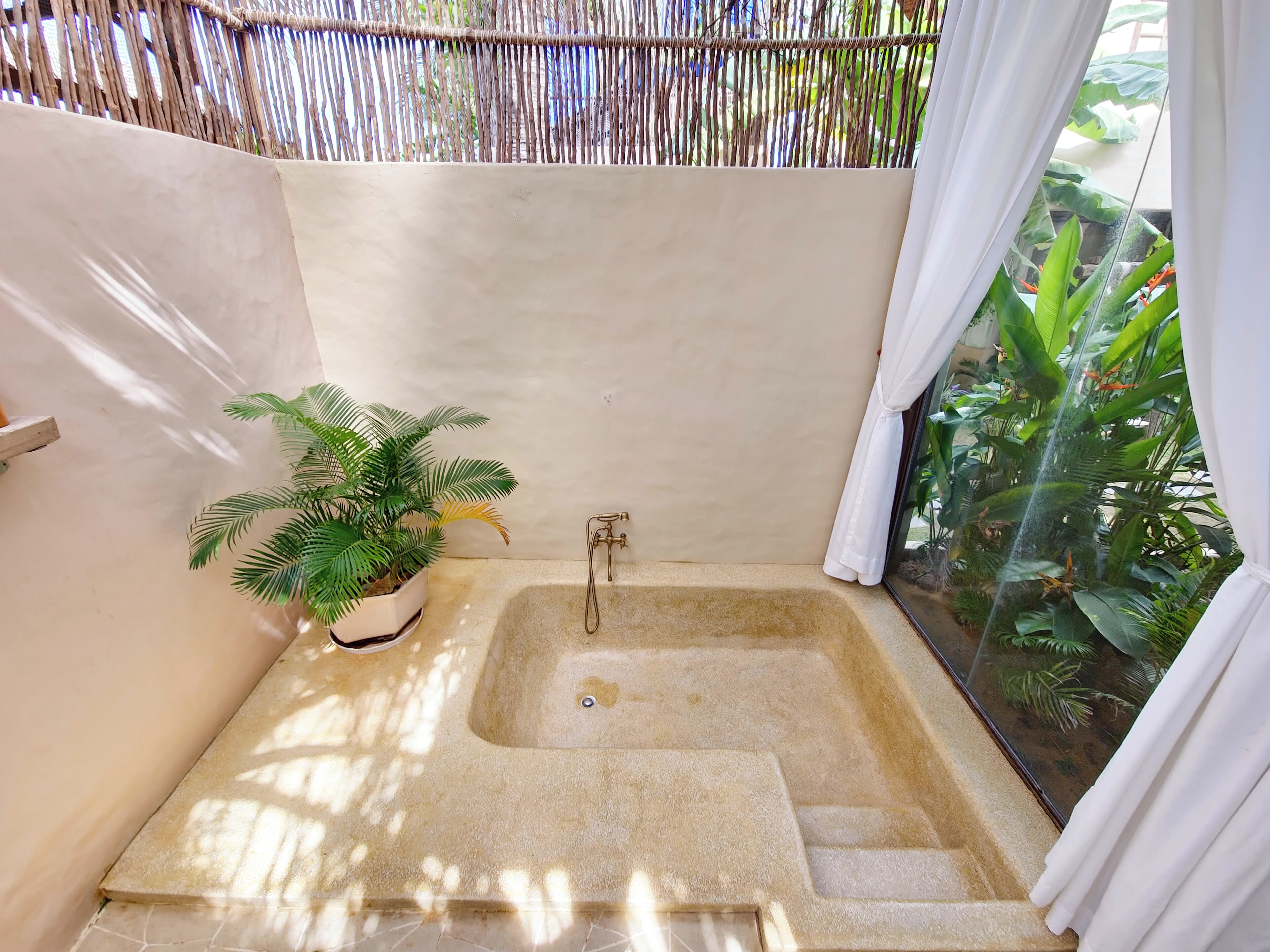Junior Villa, Pool View | Bathroom | Bathtub, designer toiletries, hair dryer, slippers