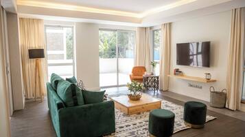 Condo, 2 Bedrooms (Capital M Apartments) | Front of property