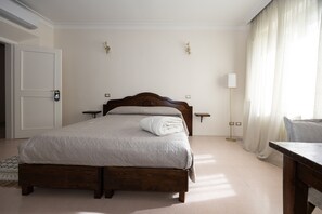 Classic Double or Twin Room | Premium bedding, desk, free WiFi