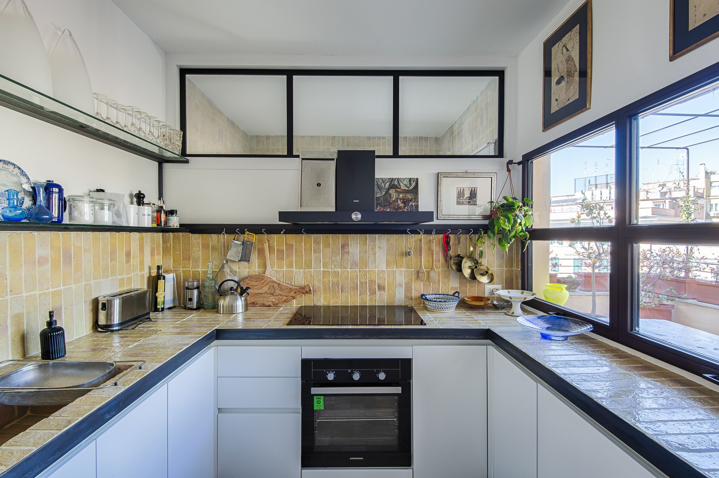 Réfrigérateur, four, plaque de cuisson, lave-vaisselle