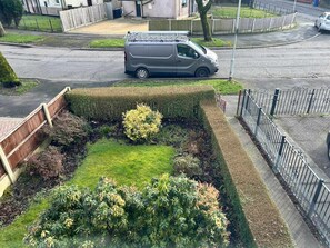 House | Property grounds - Stunning 3-bed House in Burnley (Burnley)