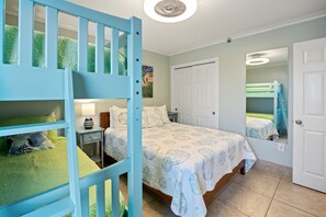 2 chambres, fer et planche à repasser, lit parapluie, Wi-Fi gratuit