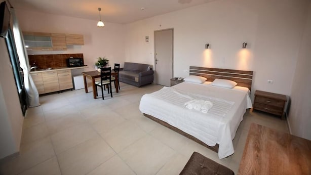 Unclassified image, 1 of 7, button - Chalkiotis hotel  (Lesvos)