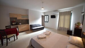 Unclassified image, 4 of 7, button - Chalkiotis hotel  (Lesvos)
