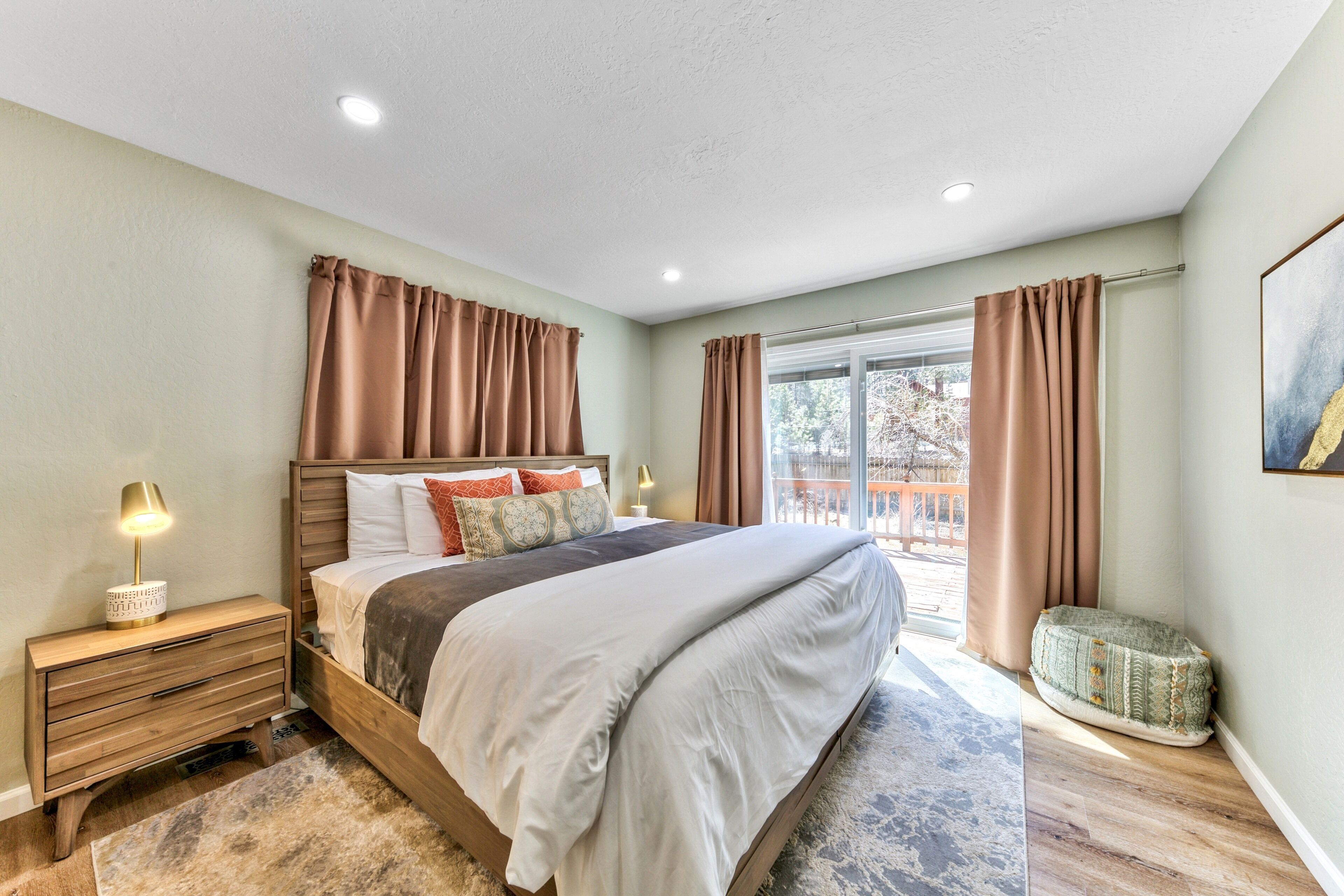 3 bedrooms, iron/ironing board, free WiFi, bed sheets