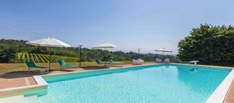 Villa Fogliacchi - Five Bedroom Villa, Sleeps 10