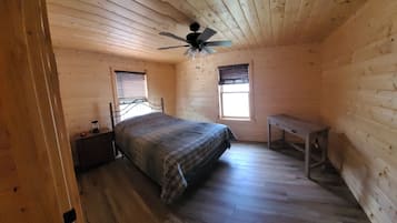 2 bedrooms, travel crib, free WiFi, bed sheets