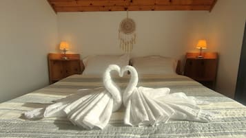 6 bedrooms, iron/ironing board, travel cot, WiFi