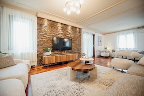 Presidential Duplex | Living area