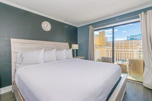 1 bedroom, desk, free WiFi, bed sheets