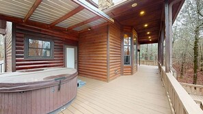 Terrace/patio - Lookout Lodge | Unique Cabin with Tower Near Beavers Bend State Park (Broken Bow)