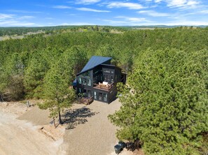 Exterior - 54BD/3BTH Serenity Skyline Sleeps 14, Hot Tub and more! (Broken Bow)