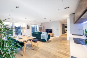 2 soverom, strykejern/-brett og wi-fi (inkludert)