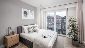 Deluxe Apartment | 2 bedrooms, iron/ironing board, WiFi (free) - Luxury 2Bed Prime Location (London)