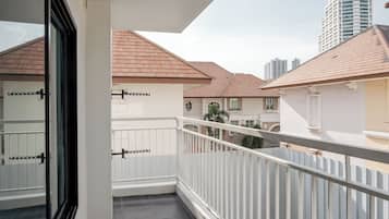 Exclusive Room, 1 Bedroom, Private Bathroom, City View | Terrace/patio