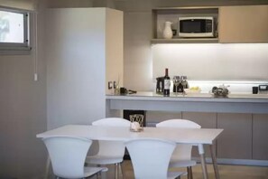 Apartamento | Servicio de comidas en la habitación