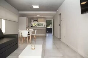 Apartment | Ruang tamu | TV skrin rata, lantai dipanaskan 