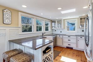 Kühlschrank, Ofen, Herdplatte, Geschirrspüler